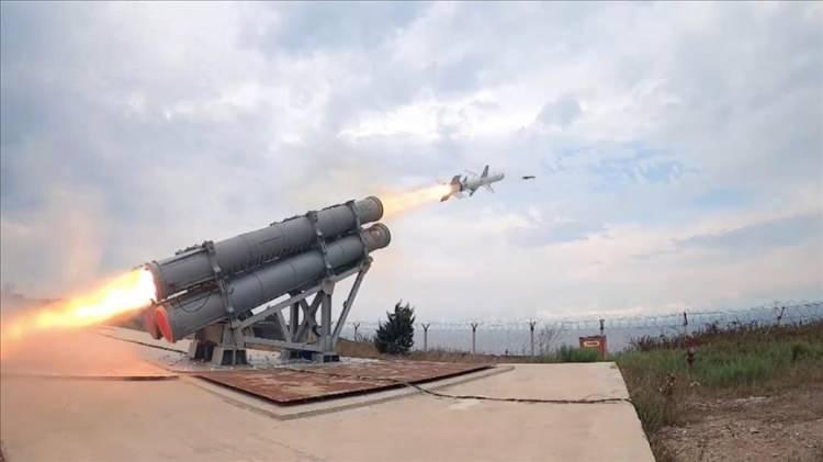 <p>Arat isimli bir başka motor geliştirme projesi yürüttüklerini de dile getiren Osman Okyay, "Geçtiğimiz kasım ayında imzalamıştık. O, biraz zorlayıcı bir proje. Çok daha uzun ömürlü motor isteniyor orada. Dolayısıyla onun çalışmaları devam ediyor. İlk sene, 40 aylık bir proje aslında. Fakat daha kısa zamanda tamamlayabilmeyi hedefliyoruz. Projenin ilk 2 aşaması geçildi. Hızlı şekilde tamamlayacağız diye ümit ediyorum." ifadelerini kullandı.</p>