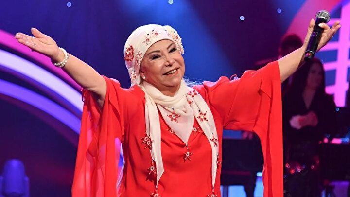 <p><strong>"TOGG HAKİKATEN ÇOK BAŞARILI"</strong></p>
<p>BEDİA AKARTÜRK: Bu güzel yapım için önce Sayın Cumhurbaşkanımızı tebrik ediyorum. O başına geçince zaten her şey güzel olur. TOGG hakikatten çok başarılı, çok güzel. Türkiye'nin böyle bir şeye girişmesi, böyle bir varlığı çıkarması çok gurur verici. Ben kutluyorum, tebrik ediyorum.</p>