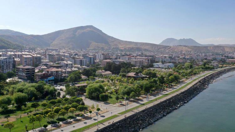 <p>Van<br />
<br />
11 Kasım Cuma-12 Kasım Cumartesi: 2 bin 800 konut</p>