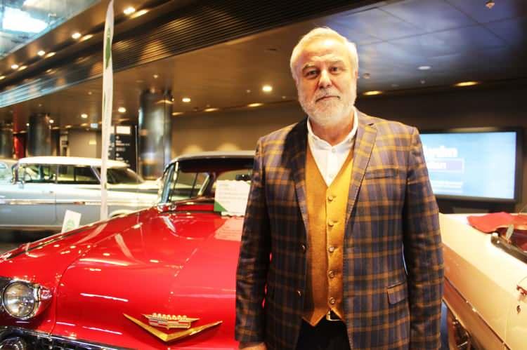 <p><strong>“Klasik otomobil tutkusu sadece klasik otomobil merakı değil”</strong></p>

<p>Konya Klasik Otomobil Derneği Başkanı Muammer Deveci, serginin Türkiye’nin en büyük kapalı alan klasik otomobil sergisi olduğunu belirterek, “Buraya 99 araç katılıyor. </p>
