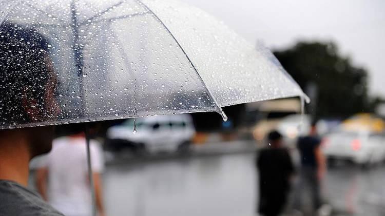 <p>Pazartesi günü sıcakların 17 dereceye düşeceği ve yağış beklendiği ifade edildi.</p>