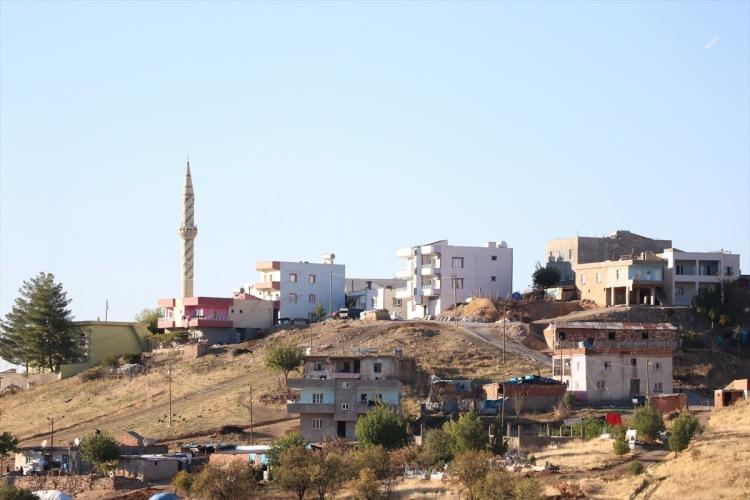 <p>Yeni imamın göreve başlamasıyla köylülerin tamamının soyadı "Yeşilyurt" oldu. </p>
