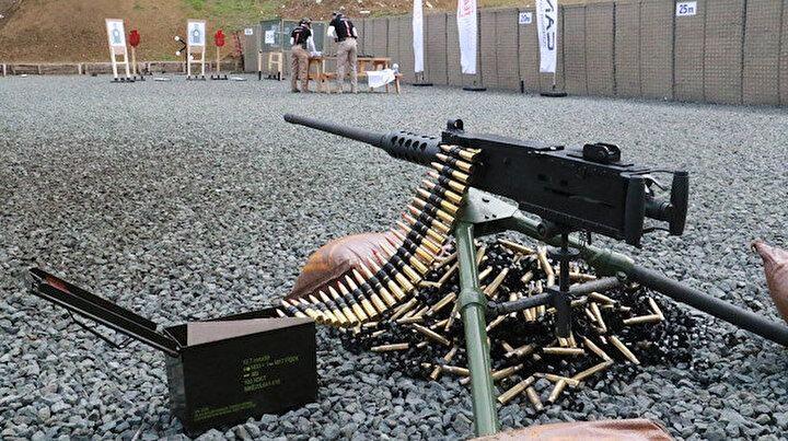 <p>AEI Systems alımı ile firmamızın uzun zamandır planladığı orta kalibre yani 20 ve 30 milimetre topların üretimi hedefine ulaşmış oldu. Alım için görüşmelerimiz 2019 yılında başladı ama pandemi dolasıyla 2 sene gecikti. Bilindiği üzere İngiltere'de pandemi çok ağır yaşandığı için denetim sürecini yürütmekte zorlandık. </p>