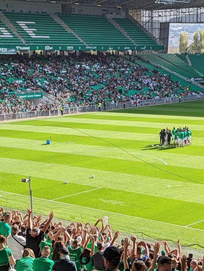 <p>12. Stade Geoffroy-Guichard – Saint-Etienne – Fransa</p>

<p>Kapasite: 41.965</p>

