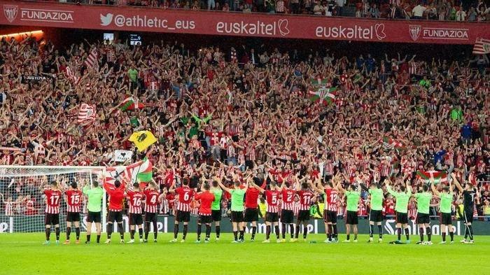<p>9. San Mames – Athletic Bilbao – İspanya</p>
<p>Kapasite: 53,289</p>