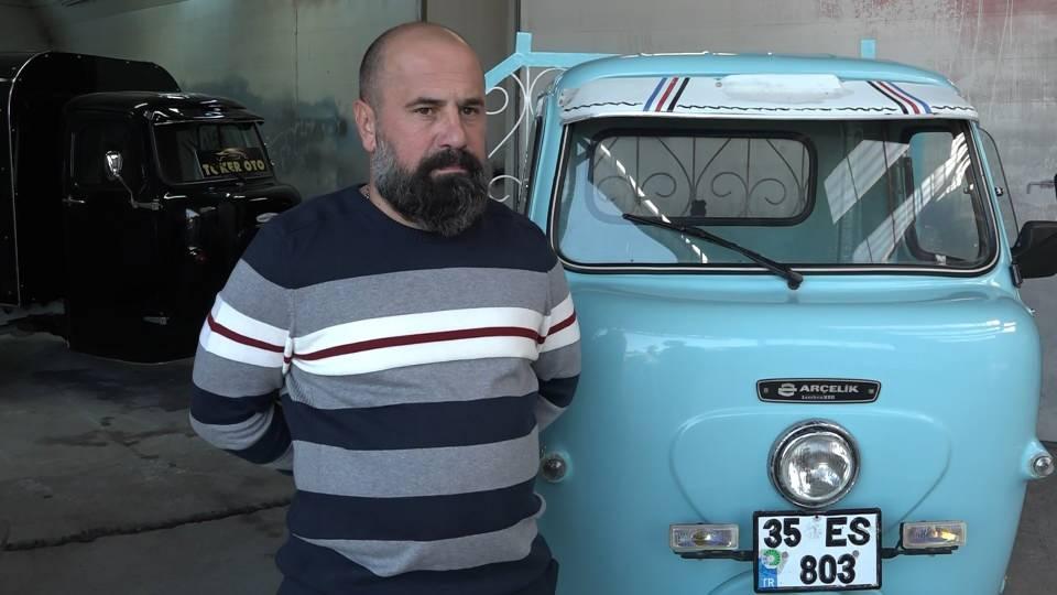 <p>Bursa’da çocukluğunun aralarında geçtiği triportörleri yeniden caddelere kazandırmak için uğraş veren İbrahim Öner Kazanç, son model araçlara da hizmet verse de pırpırdan vazgeçmiyor.</p>