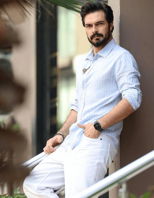 <p>3- Halil İbrahim Ceyhan- Yemin</p>
<p> </p>