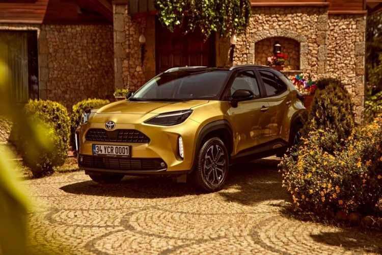 <p><strong>TOYOTA</strong></p>
<p> </p>
<p>YARIS CROSS 1.5 Dream Multidrive S</p>
<p>Fiyatı - <strong>723.600 TL</strong></p>
<p> </p>
<p>YARIS CROSS 1.5 Dream X-Pack Multidrive S - <strong>740.450 TL </strong></p>
<p> </p>
<p>YARIS CROSS 1.5 Flame X-Pack Multidrive S - <strong>771.500 TL</strong></p>
<p> </p>
<p>YARIS CROSS 1.5 Hybrid Dream e-CVT - <strong>790.800 TL</strong></p>