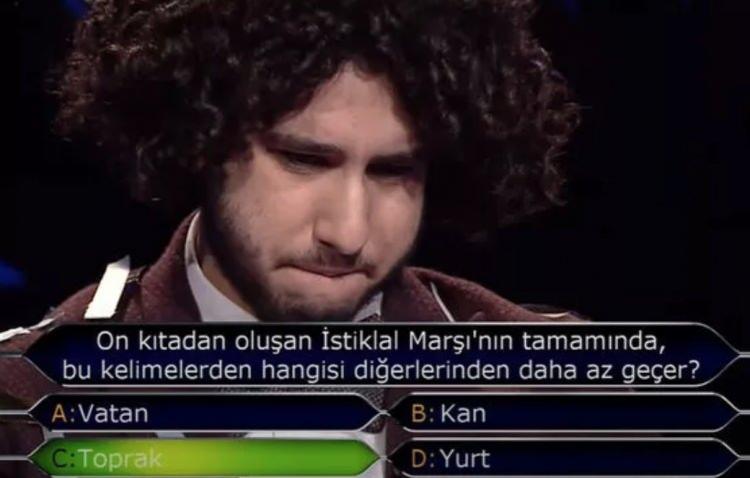 <p><span style="color:#000000"><strong>İstiklal Marşı sorusuna doğru yanıtını veren Arda Ayten, 1 milyon TL'nin sahibi olmuştu.</strong></span></p>