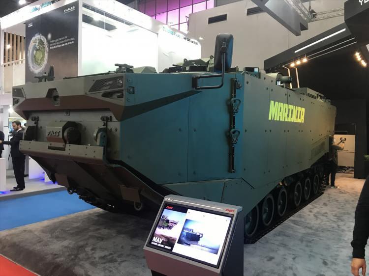 <p>Türk savunma sanayisinin zırhlı kara aracı üreticilerinden FNSS, Endonezya'nın Cakarta kentinde düzenlenen Indo Defence Expo&Forum 2022 Fuarı'nda ZAHA'yı sergiledi.</p>
