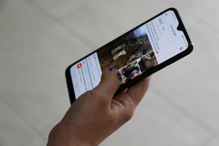<p>Satılması için eşyalar gönderen insanları tanımadığını aktaran Babiak, “bana Facebook’tan yazıyorlar, adres istiyorlar ve gönderiyorlar. Ukrayna’da soğuklar başladı ve biz yardım toplamak için geçtiğimiz gün bir etkinlik yaptık, orada da bu ürünleri sattık ve gelen parayla askerlere kıyafet alacağız. </p>