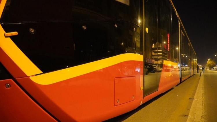 <p>Mevcut 35 kilometrelik raylı sistem ağı ile Kayserililere hizmet veren Büyükşehir Belediyesi, Anafartalar-Şehir Hastanesi-Mobilyakent ve Şehit Furkan Doğan-Talas Anayurt raylı sistem hatları ile raylı sistem ağını yaklaşık 48 kilometreye çıkaracak.</p>

<p> </p>
