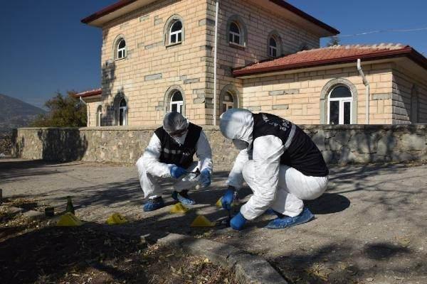 <p>Daha sonra bu kişiler hakkında 'çevrenin kasten veya taksirle kirletilmesi' ve 'ibadethanelere ve mezarlıklara zarar verme' suçlarından adli işlem yapılacak. </p>
