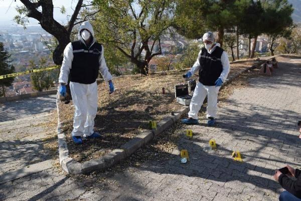 <p>İl Emniyet Müdürlüğü ekipleri, özellikle ibadethane, mezarlık, park ve mesirelik alanlarını kirletenlerin tespitine yönelik çalışma başlattı. </p>
