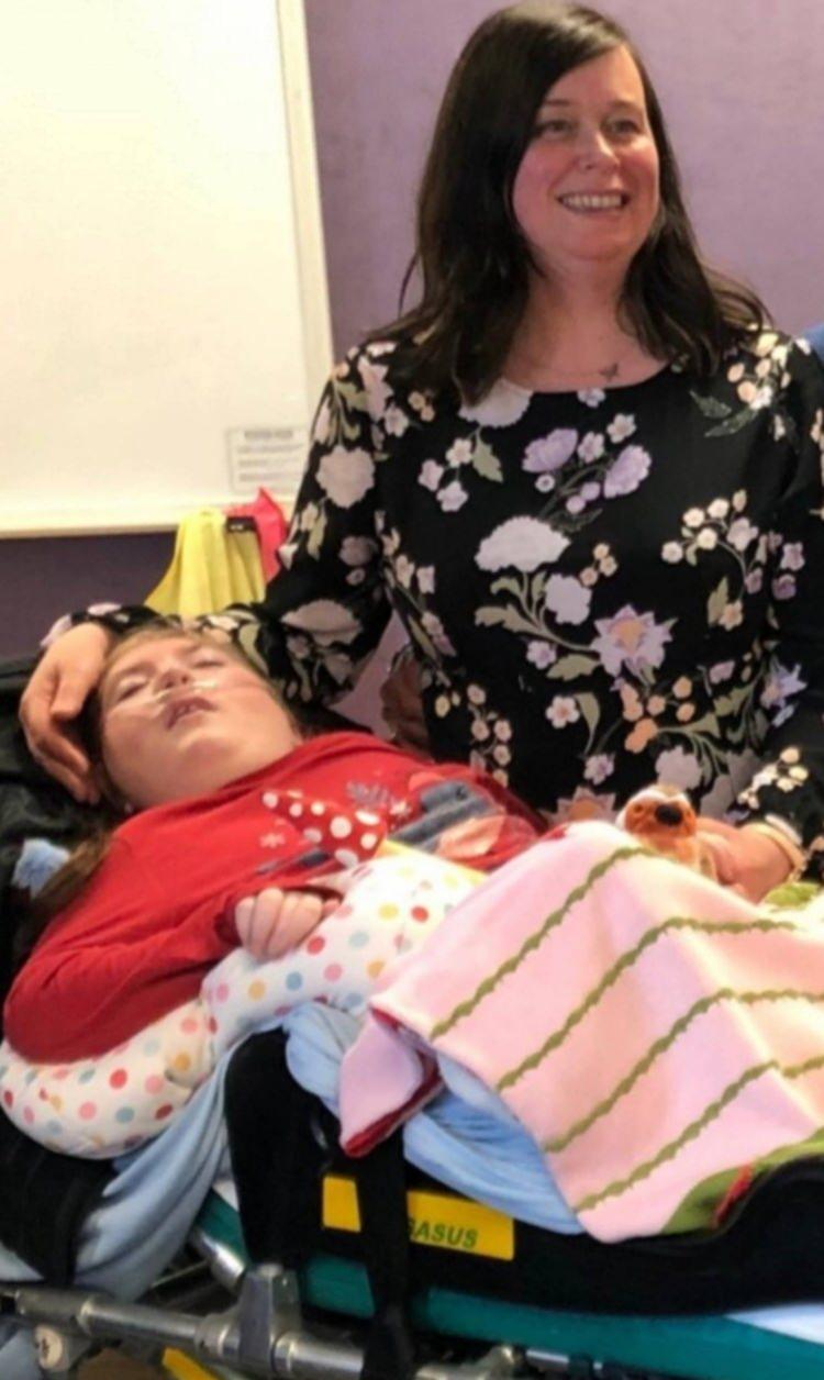 <p><span style="color:#000000"><strong>Carolynne Hunter ile kızı Freya'nın hikayesinden etkilenen BBC İskoçya ise bu durumu haberleştirdi. </strong></span></p>