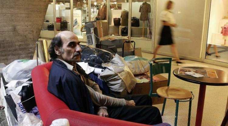 <p>Fransız basınında yer alan haberlerde, Nasseri’nin havalimanının 2F terminalinde sağlık ekipleri tarafından bulunduğu ve doğal sebeplerden dolayı hayatını kaybettiği belirtildi.</p>