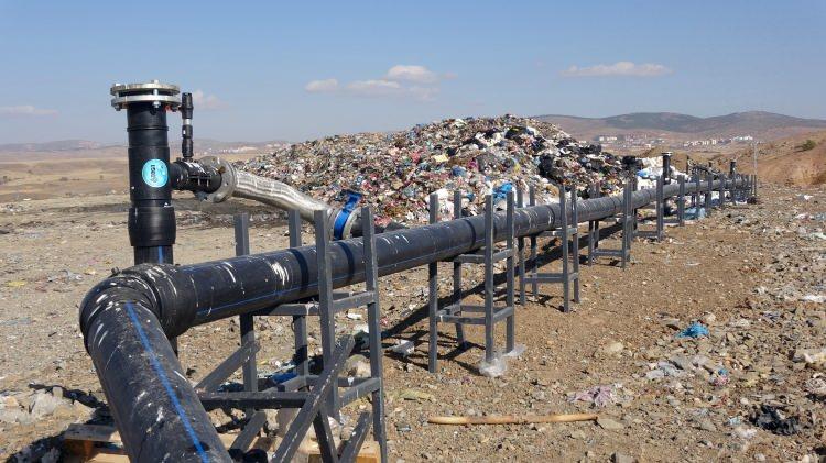 <p>Çevreye, ekonomiye ve istihdama katkı da sağlıyoruz. Burada üretilen enerji, sisteme verilmektedir. Şu anda da üretim devam etmektedir.</p>