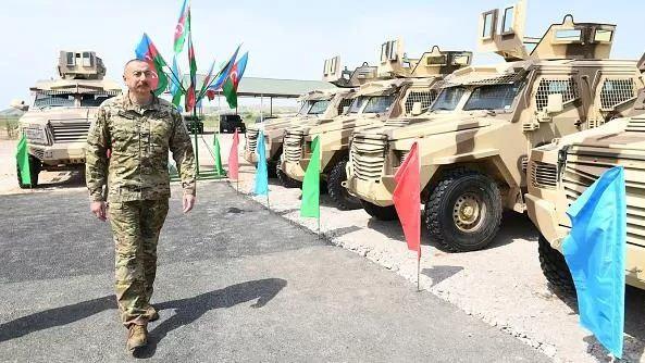 <p>Türkiye Cumhurbaşkanı Recep Tayyip Erdoğan'ın işgalden kurtarılan bölgeleri 3 kez ziyaret ettiğine değinen Aliyev, TDT üyesi ülkelerin diğer liderlerini de Karabağ ve Doğu Zengezur'a davet etti.</p>
