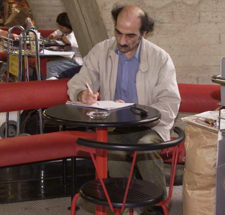 <p>Nasseri, 2006'da hastaneye kaldırılmış, ardından sığınma evine ve otele yerleştirilmişti.</p>