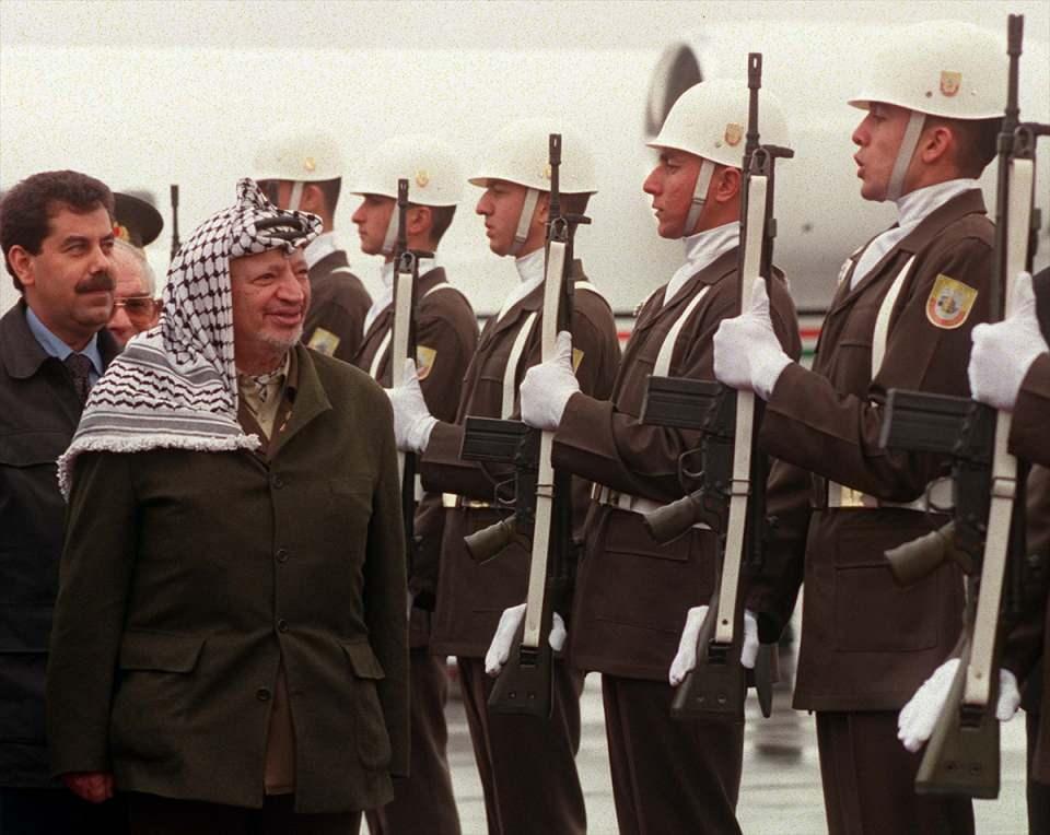 <p>Belki de Kudüs'ün Filistin davasındaki öneminden dolayı Arafat'ın doğum yeri hep tartışma konusu oldu. Henüz 4 yaşındayken annesini kaybeden Yasir Arafat'ı ablası İnam büyüttü.</p>

<p> </p>
