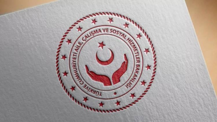 <p>Aile Ve Sosyal Hizmetler Bakanlığı 40 Uzman Yardımcısı Alınacaktır</p>
<p><strong><a href="https://i11.haber7.net//dosyalar/2022-11-34-ashb-uzman-yardimcisi-alim-ilani.pdf" target="_blank"><span style="color:#0000CD">RESMİ İLAN METNİ İÇİN TIKLAYINIZ</span></a></strong></p>
<p> </p>