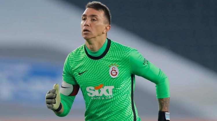 <p>11- Fernando Muslera<br />
<br />
Galatasaray'ın 36 yaşındaki file bekçisi Fernando Muslera, Dünya Kupası'nda H Grubu'nun güçlü adaylarından Uruguay'ın mücadelesine ortak olacak.<br />
</p>