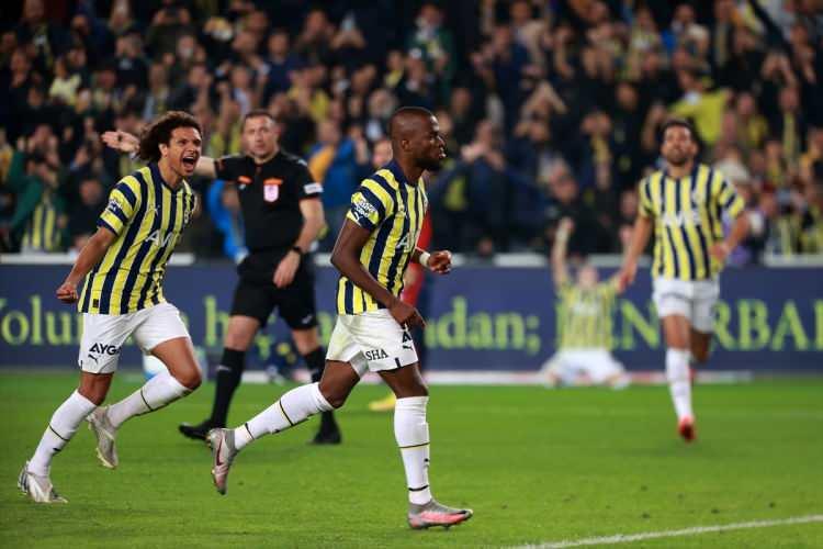 <p>16- Enner Valencia<br />
<br />
Fenerbahçe'de bu sezon fırtınalar estiren ve ligde attığı 13 golle dikkat çeken Valencia, A Grubu'nda bulunan Ekvador'un en etkili hücum slahı olacak.</p>