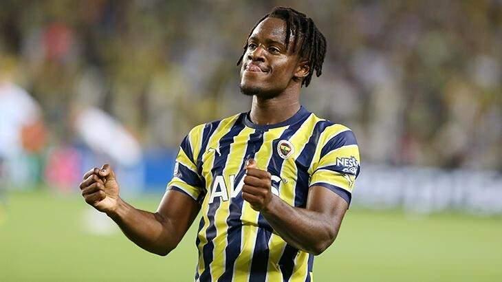 <p>8- Michy Batshuayi<br />
<br />
Fenerbahçe'nin Belçikalı yıldızı Michy Batshuayi de Galatasaraylı Dries Mertens gibi ülkesi Belçika'yı F Grubu'nda temsil edecek. </p>