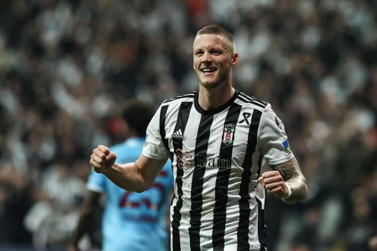 <p>15- Wout Weghorst<br />
<br />
Beşiktaş'ta forma giyen Wout Weghorst, A Grubu'nun favorilerinden Hollanda ile Dünya Kupası'nda ter dökecek.</p>