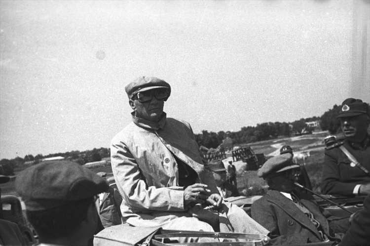 <p>Cumhurbaşkanı Atatürk, 18 Ağustos 1937'de Trakya manevralarında.</p>