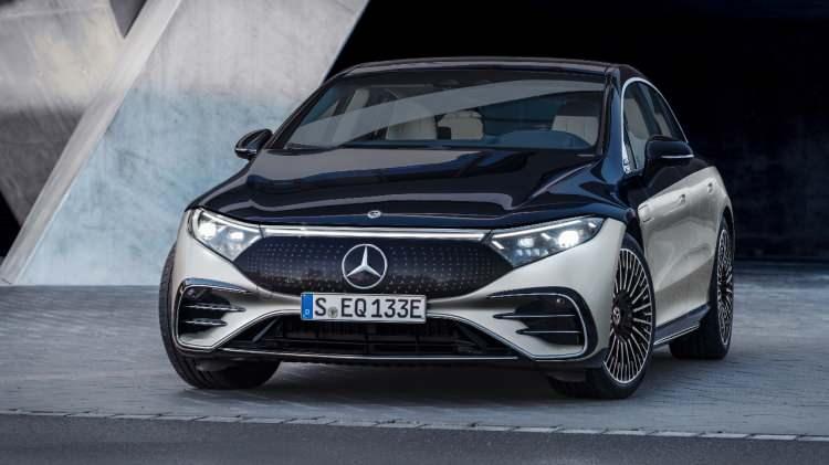 <p> 2. <strong>Mercedes Benz</strong> 56 milyar 103 milyon dolar ile ikinci en değerli otomotiv markası oldu.</p>
<p> </p>