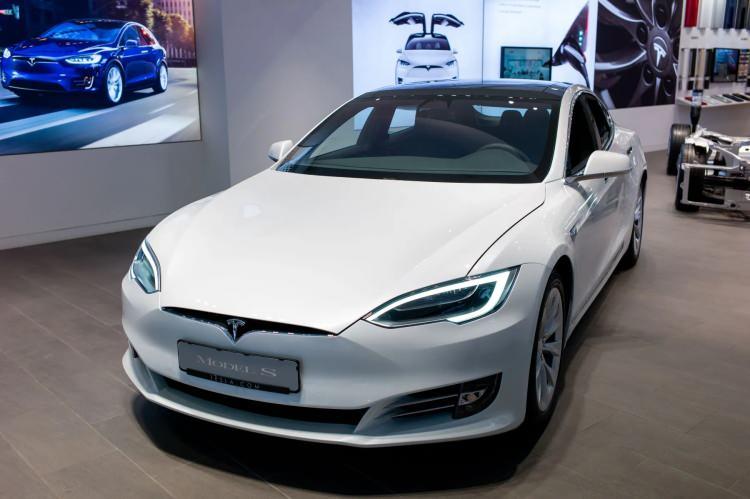 <p>3. Üçüncü en değerli otomotiv markası Tesla oldu.</p>