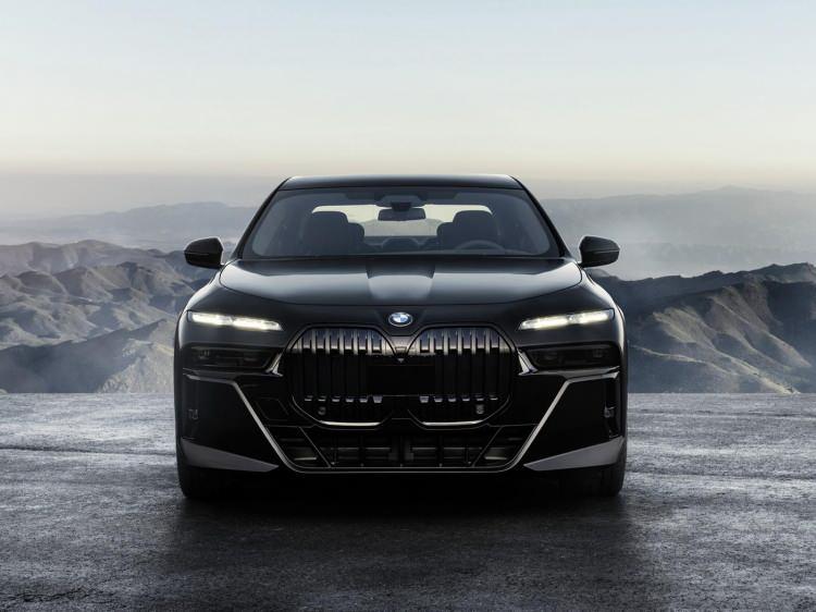 <p><strong>4. BMW</strong> </p>
<p>BMW’nin marka değeri 46 milyar 331 milyon dolar olarak hesaplanıyor.</p>