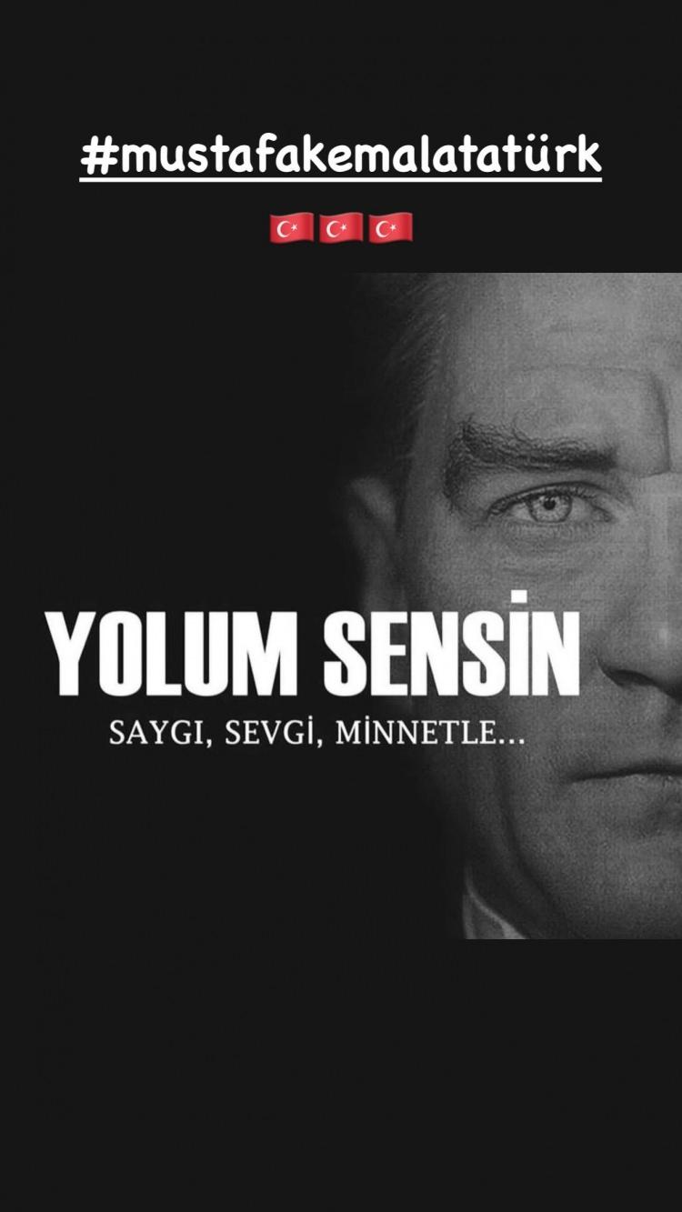 <p><span style="color:#800000"><strong>EBRU ŞALLI</strong></span></p>
<p><span style="color:#000080"><strong>"Saygı, sevgi, minnetle."</strong></span></p>