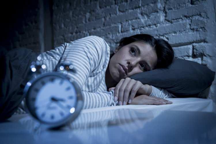 <p><strong>Düzenli uyku stresi azaltmaktan kalp-damar sistemine kadar birçok faydası bulunmasına rağmen uykuya dalmakta bir o kadar zor oluyor. Peki kaliteli bir uyku için neler yapılmalı?</strong></p>
