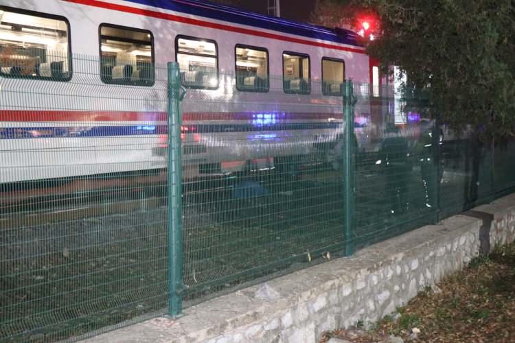 <p>Haber verilmesi üzerine kaza yerine polis ve sağlık ekipleri sevk edildi.</p>
