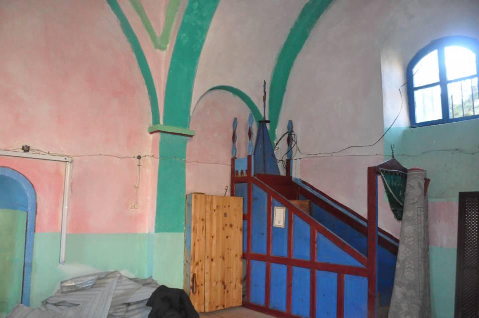 <div>Bunu biz Osmanlı mimarisinde görüyoruz. Süleymaniye'nin kubbesini Mimar Sinan küplerle döşemişti. Sesin cami içerisinde akustiğin bir şekilde yayılmasını sağladı. </div>
