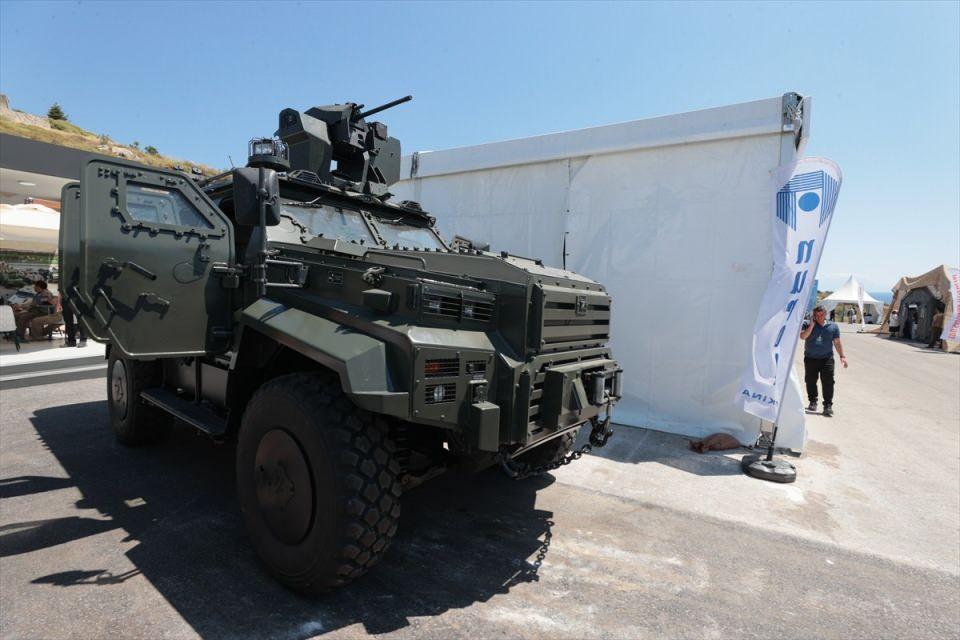 <p>Yörük 4X4, bu ay Cakarta kentinde düzenlenen Indo Defence Expo&Forum 2022'de Endonezya güvenlik güçlerinin yaptığı gösteride de kullanıldı.</p>
