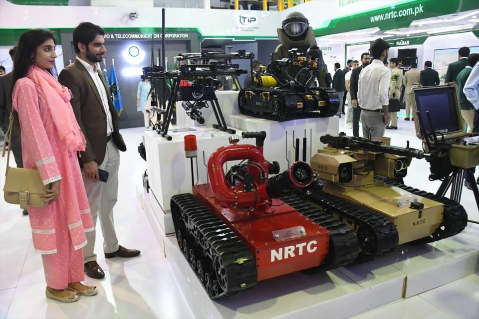 <p>Türkiye'nin ilk milli fırkateyni TCG İstanbul'un (F-515) ana yüklenicisi olan STM, IDEAS 2022'de, "İstif (İ) Sınıfı Fırkateyn", "Pakistan Denizde İkmal Tankeri (PNFT)" ve milli imkanlarla tasarlanan küçük boyutlu denizaltı "STM500"ü katılımcıların beğenisine sunuyor.</p>

<p> </p>

