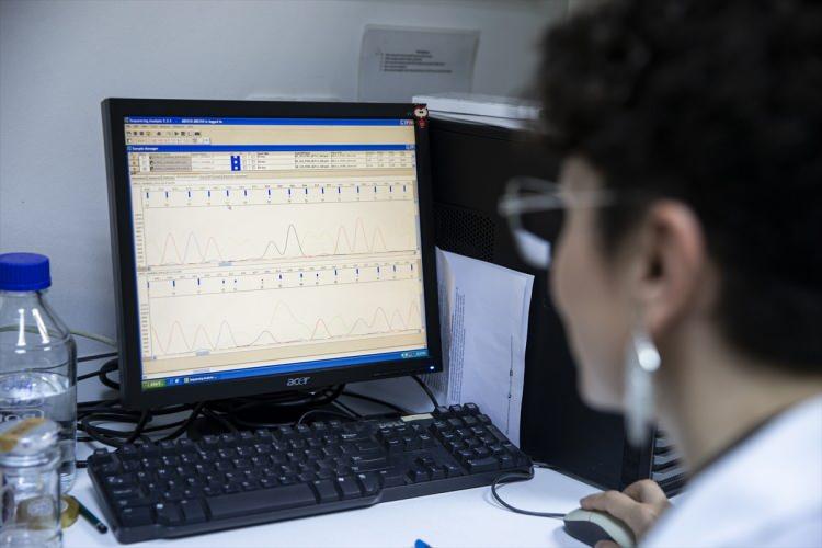 <p>Ankara Üniversitesi Veteriner Fakültesine ait bilgilere, DNA'nın bilgi depolama aracı olarak kullanılabilmesi yöntemiyle 500 milyon yıl sonra da erişilebilecek.</p>