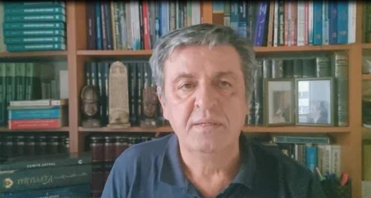 <p>Ayrıca mezarlığın hemen bitişiğinde Köktürk dönemi geleneği ile düzenlenmiş 2 adet de kurgan bulunmuştur. Türk geleneklerine göre düzenlenmiş kurganlar ile mezar taşları, buranın Türk kültürünün bir parçası olduğunu hiç şüpheye yer koymayacak derecede ispatlamaktadır" dedi. </p>