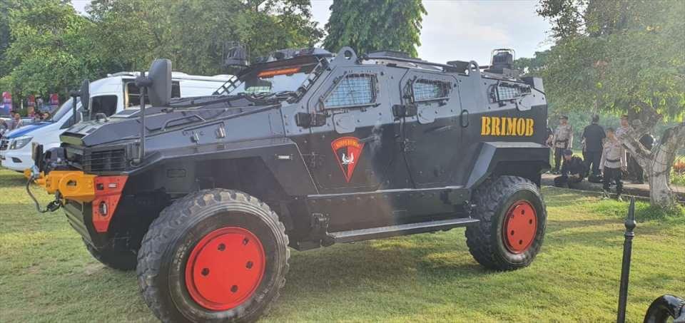 <p>Türk savunma sanayisi ürünü zırhlı araç Yörük 4X4, Endonezya'daki G20 Liderler Zirvesi kapsamında alınan güvenlik önlemlerinde kullanıldı.</p>

<p> </p>
