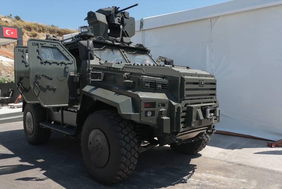 <p>Bu kapsamda Birmob'a, yakın zamanda, segmentindeki diğer araçlara kıyasla daha yüksek hız ve üstün koruma sunmasıyla dikkati çeken Yörük 4X4 araçlar kazandırılması bekleniyor.</p>
