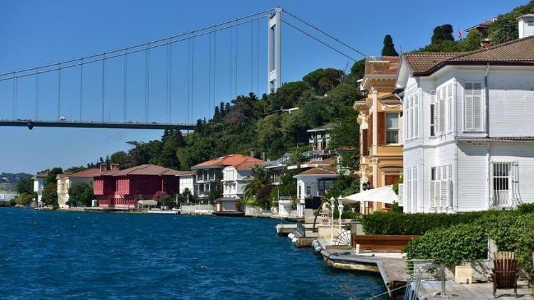 <p>İstanbul Boğazı çok önemli kültür alanı ve çevresinde çok sayıda yalı var. </p>
