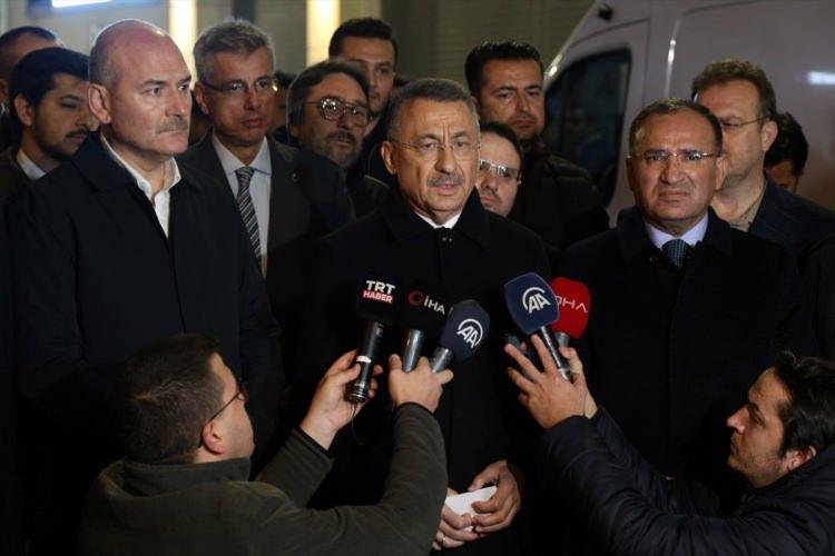 <p>Oktay, İçişleri Bakanı Süleyman Soylu ve Adalet Bakanı Bekir Bozdağ ile Beyoğlu İstiklal Caddesi'nde patlamanın yaşandığı alanda incelemelerde bulundu.</p>

<p> </p>
