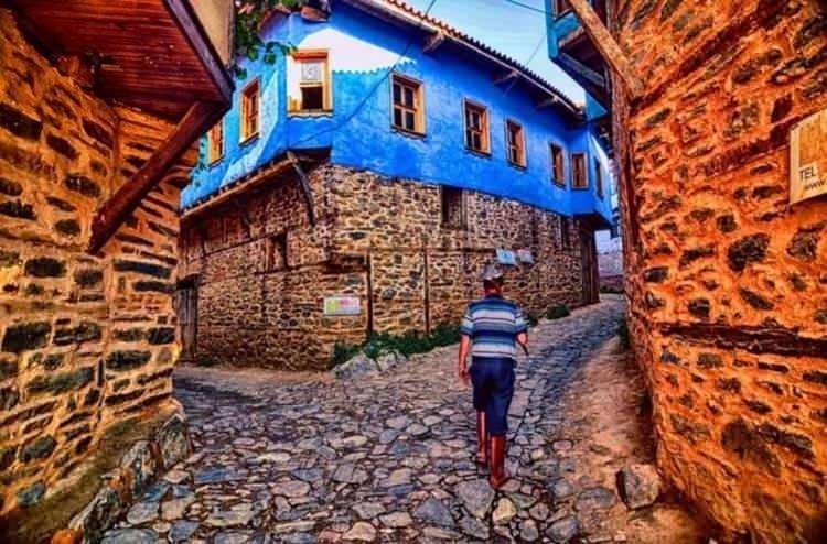 <p>BURSA: Eski çağlardaki Bitinya bölgesinin başkentidir. Buraya kurucusu Bitinya kralı Prusias'ın adı verildi. (MÖ:ll.yüzyıl)</p>
