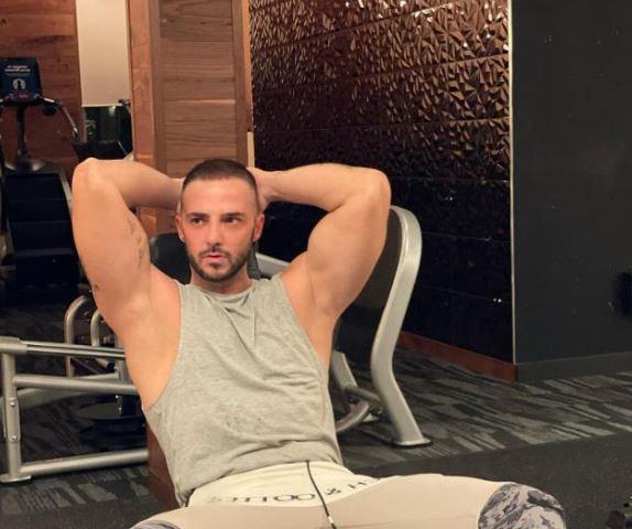 <p>Uzun bir s&uuml;re daha Los Angeleste kalacağını belirten G&ouml;khan &Ouml;zen, "Boşluğa d&uuml;şen, kafası sıkılan bozulan herkese tavsiyemdir spor yapsın &ccedil;ok rahatlıyor" şeklinde sonlandırmıştı.</p>
