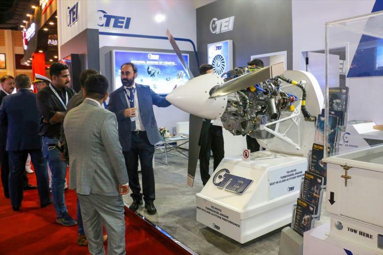 <p> TUSAŞ Motor Sanayii AŞ'nin (TEI) ürettiği özgün motorların, Pakistan'da devam eden "Uluslararası Savunma Fuarı ve Semineri IDEAS 2022"de sergilendiği bildirildi.</p>
