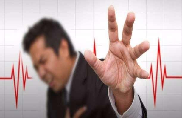 <p><strong>Göğüs ağrısı</strong></p>
<p><strong>Nefes darlığı</strong></p>
<p><strong>Bayılma</strong></p>
<p><strong>gibi semptomlar görüyorsanız acil tıbbi yardım almalınız.</strong></p>