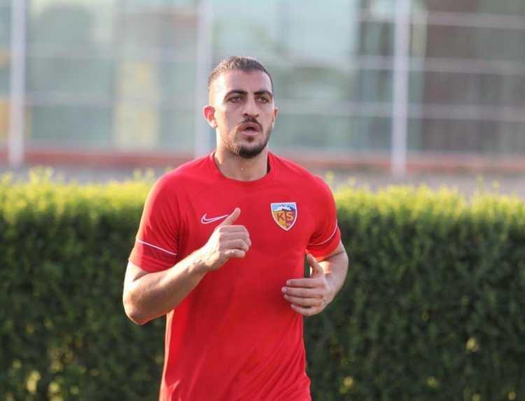 <p>18- Majid Hosseini<br />
<br />
Kayserispor'un deneyimli stoperi Majid Hosseini İran'ın Dünya Kupası kadrosunda mücadele verecek.</p>